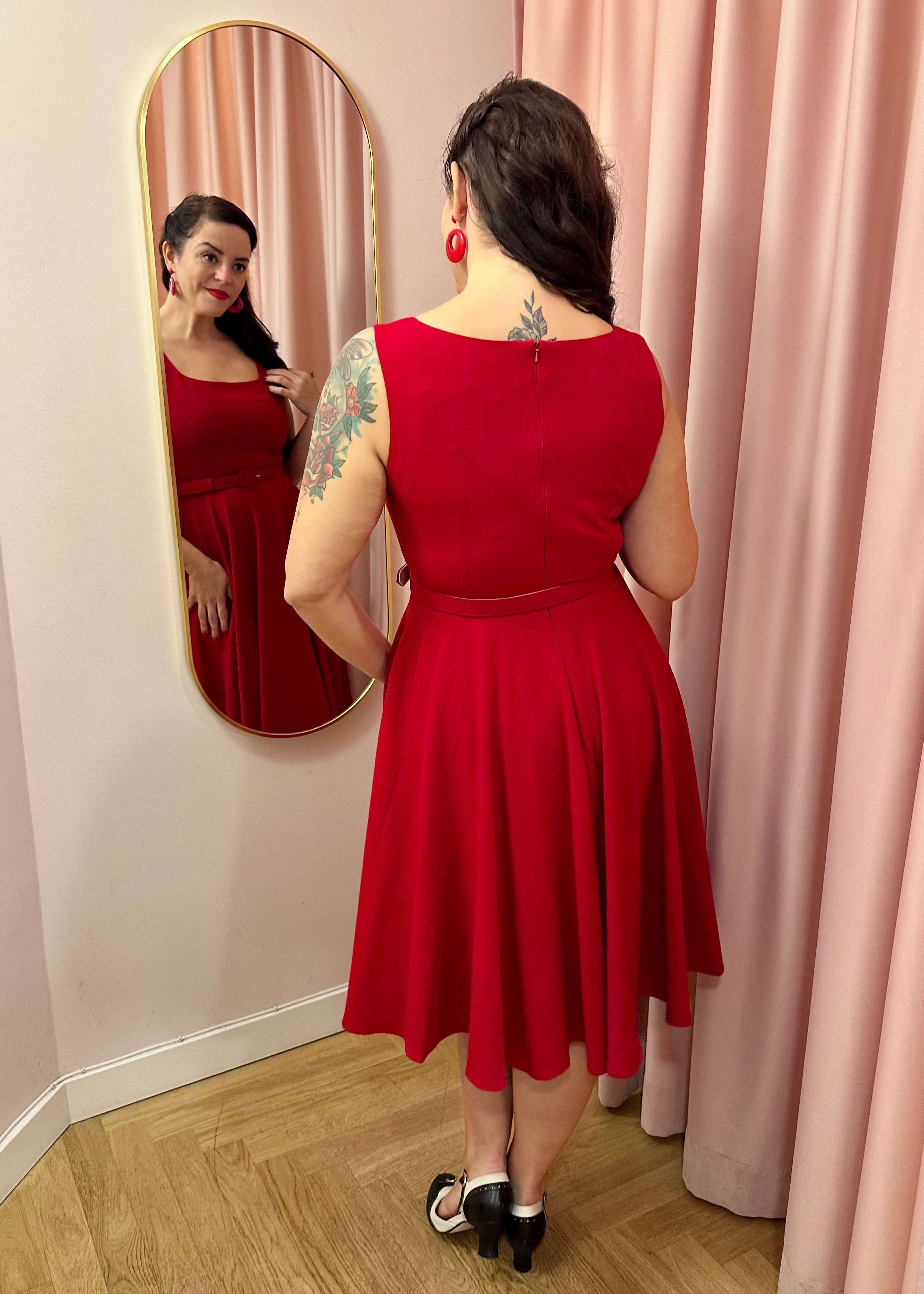 Rosie swingkjole med brede stropper - rød Kjoler Daisy Dapper 