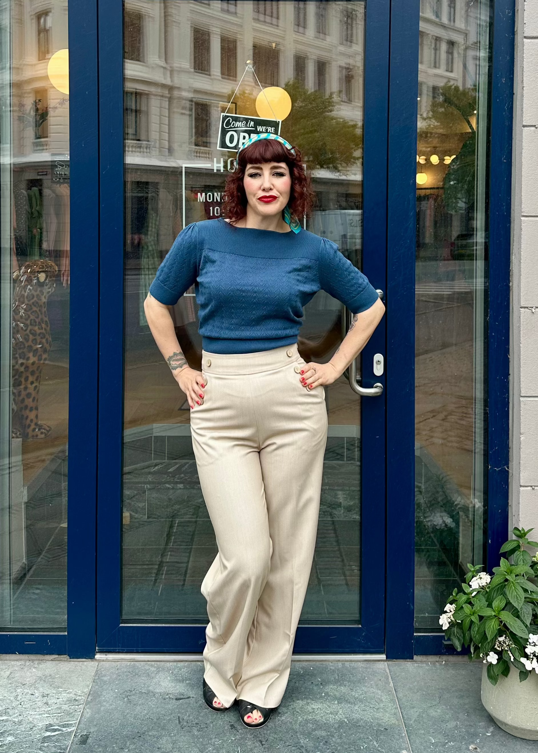 Sally højtaljede sailor bukser i beige sand bukser Daisy Dapper 