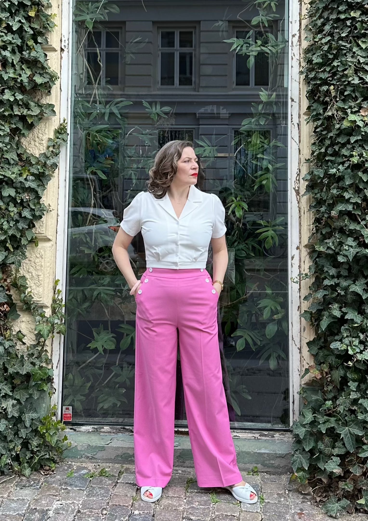 Sally højtaljede sailorbukser i cerise pink tøj Daisy Dapper 
