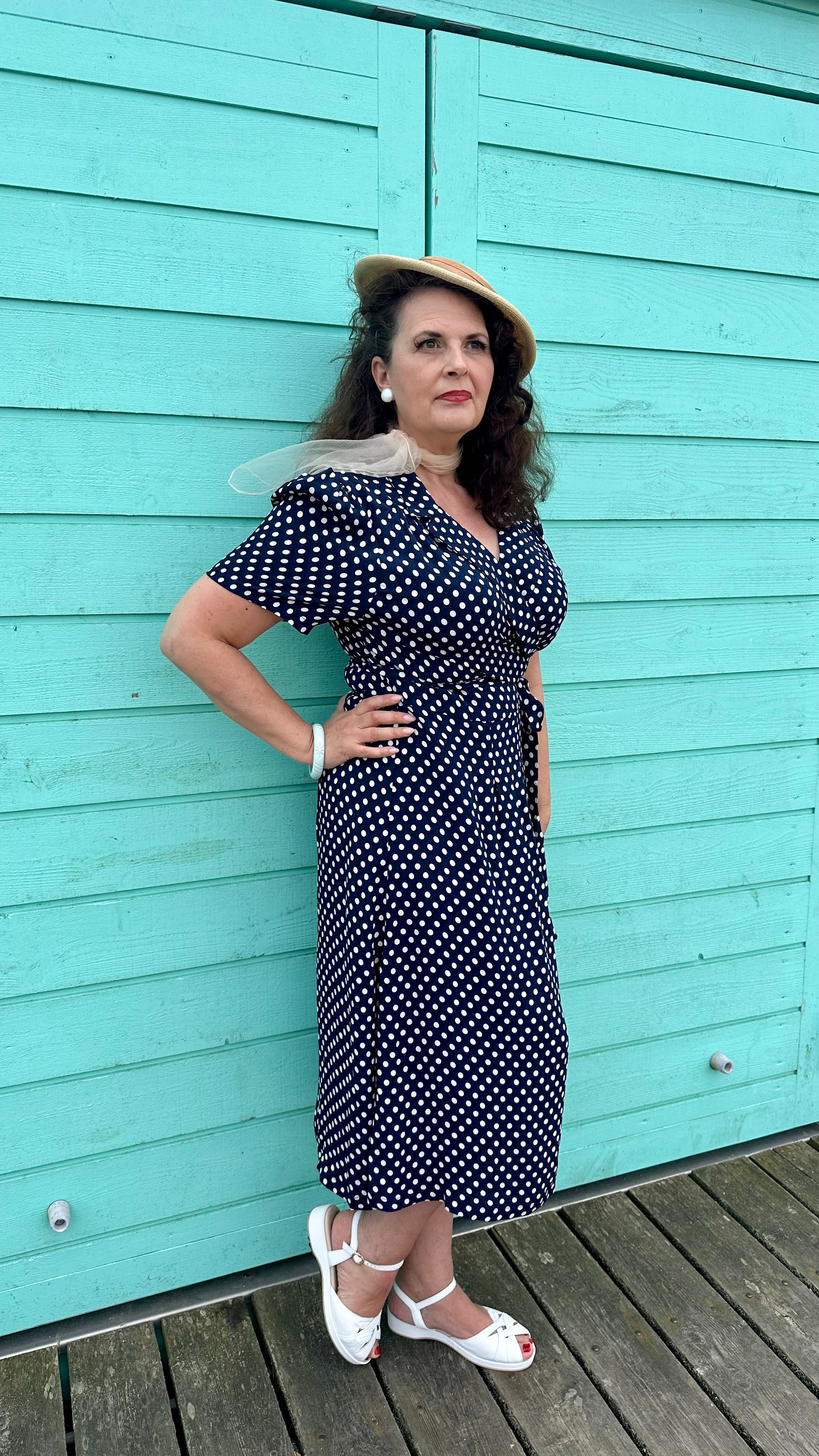 Slåom kjole i blå med prikker slåom kjole Seamstress Of Bloomsbury 