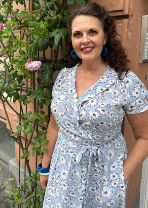 Slåom kjole i Daisy print Kjoler Seamstress Of Bloomsbury 