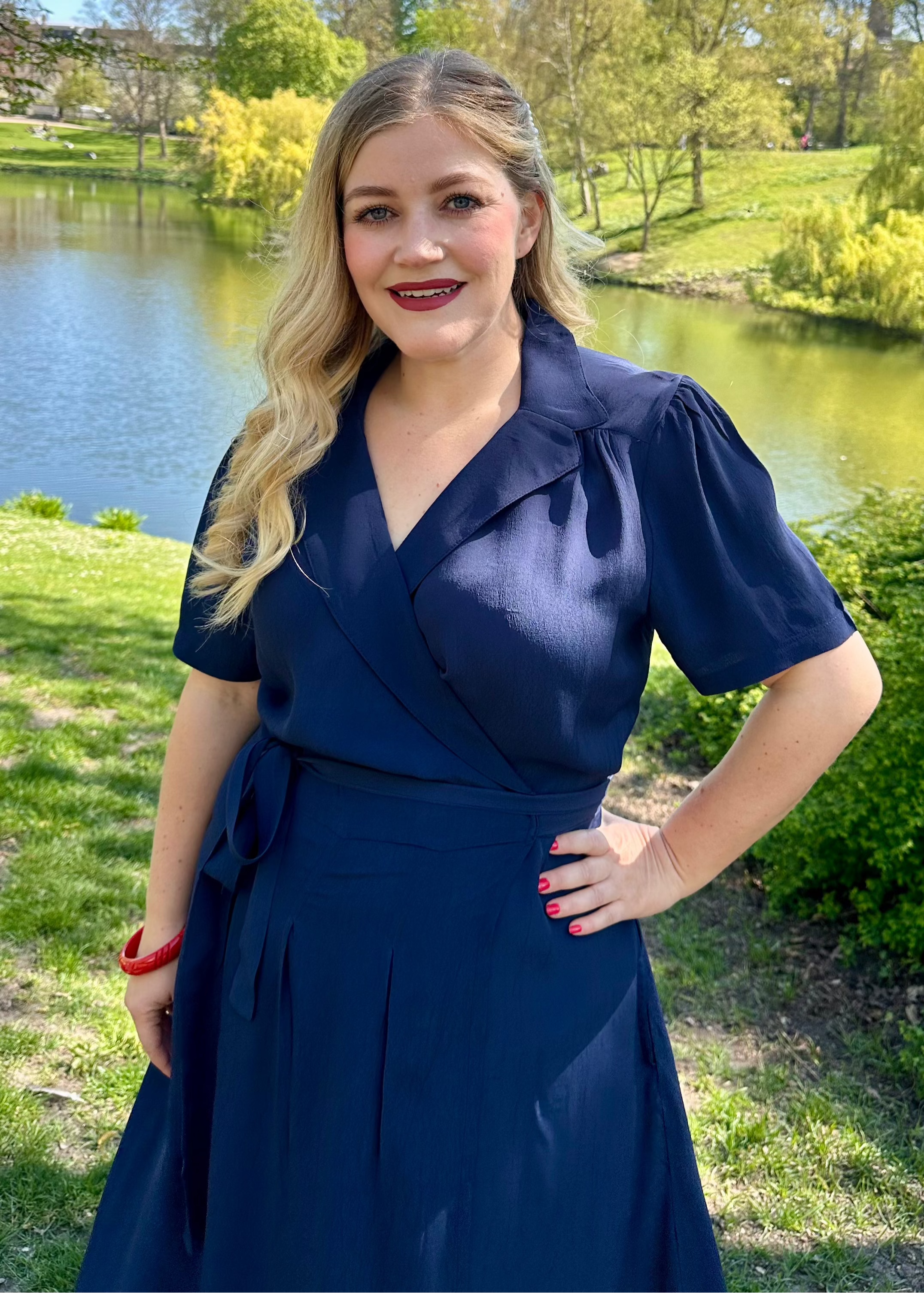 Slåom kjole i navy blå slåom kjole Seamstress Of Bloomsbury 