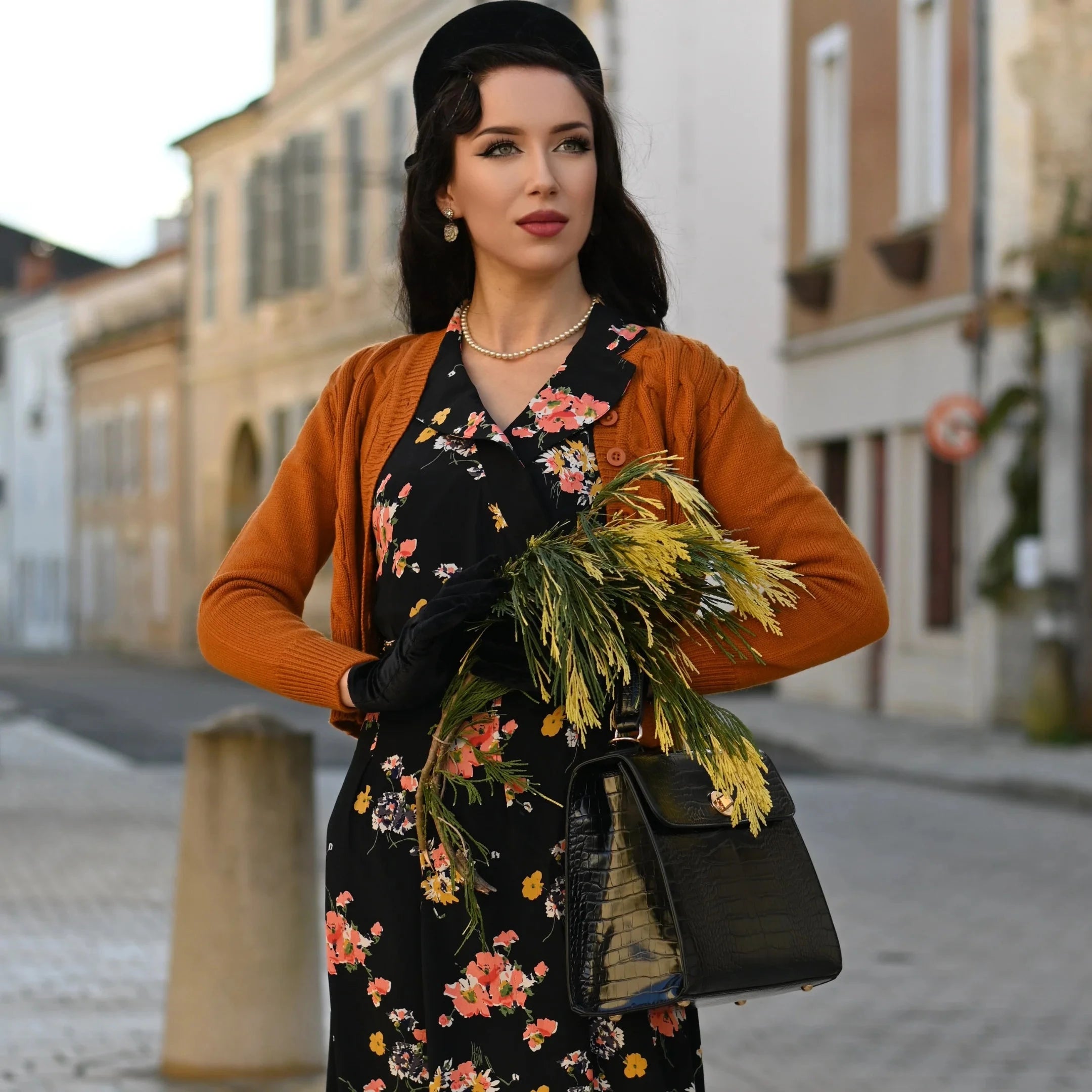 Slåom kjole i sort med Mayflower print slåom kjole Seamstress Of Bloomsbury 