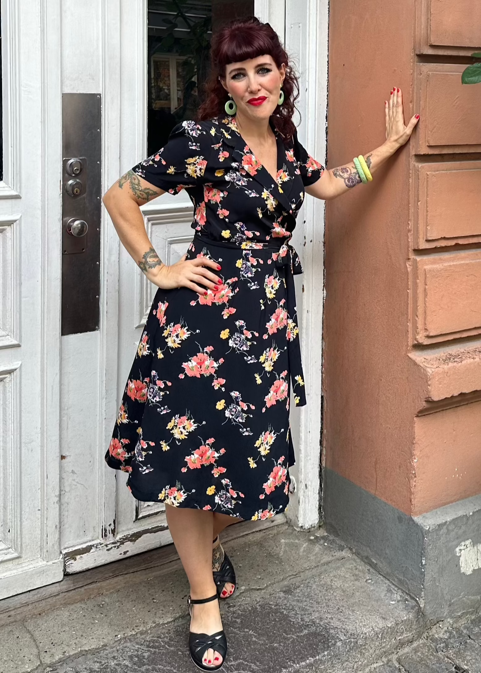 Slåom kjole i sort med Mayflower print slåom kjole Seamstress Of Bloomsbury 