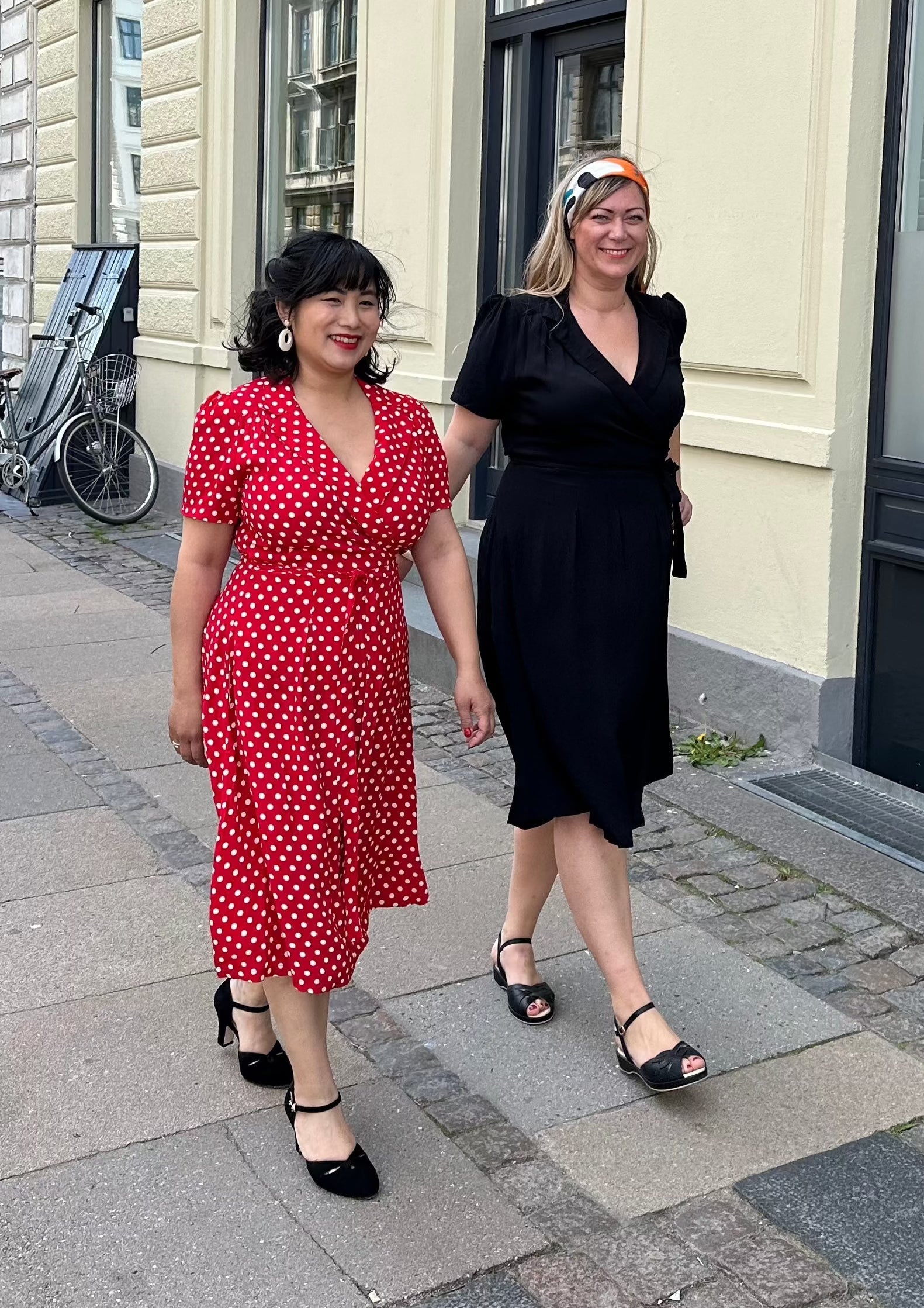 Slåom kjole i sort toej Seamstress Of Bloomsbury 