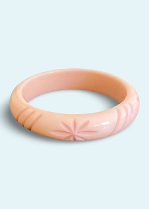 Smalt armbånd i vintage stil, fersken Accessories Rock It Rosie 