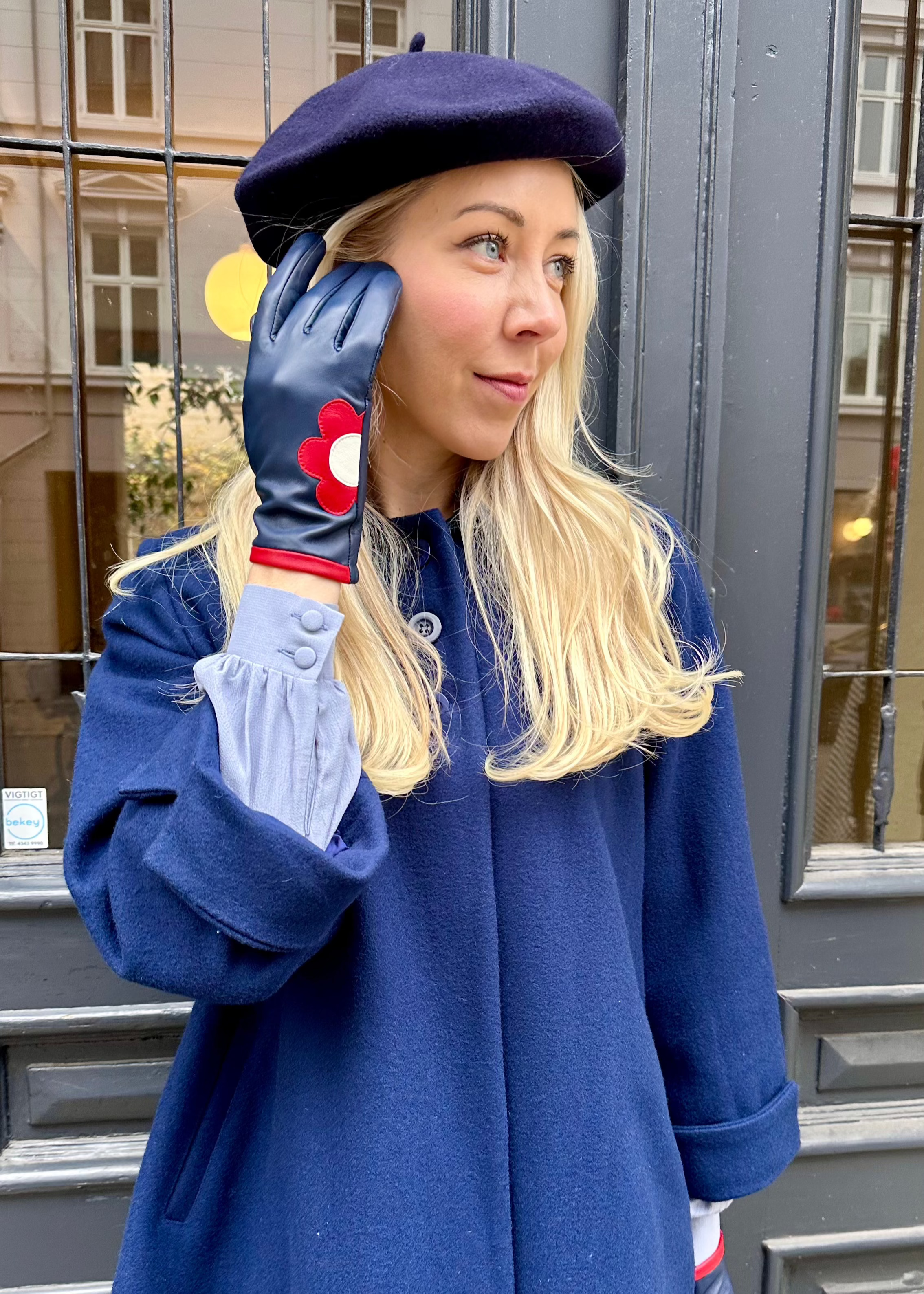 Swing frakke i navy uld frakke Seamstress Of Bloomsbury 