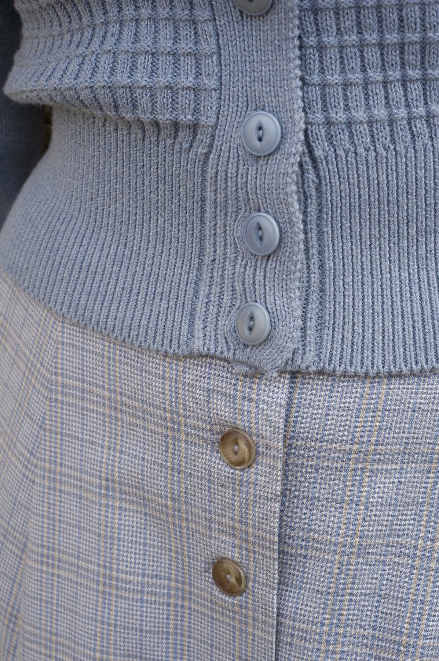 The Cable Knit College Cardigan - Støvet blå cardigan Emmy Design 