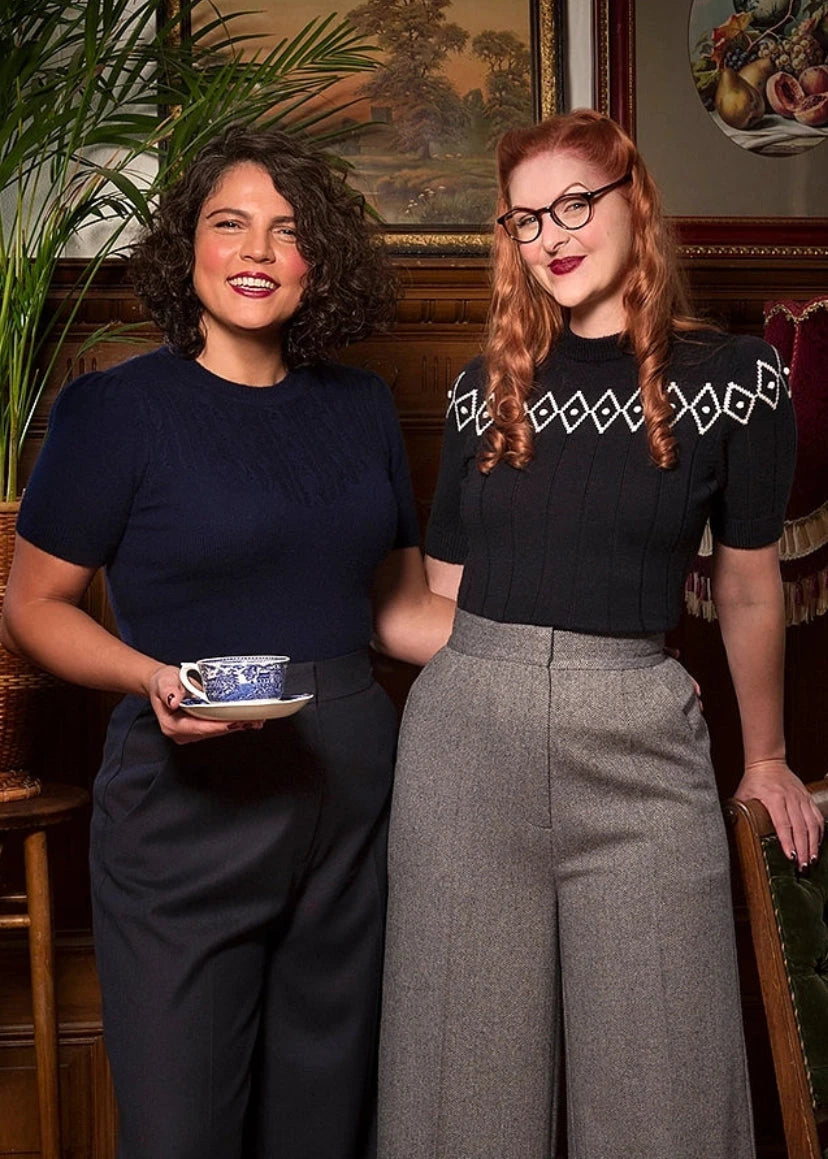 The Cashmere Staple Sweater - Midnight Blue strik top Emmy Design 